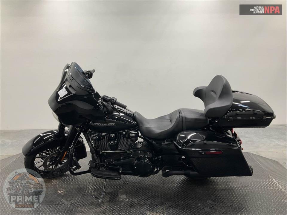2018 Harley-Davidson FLHXS STREET GLIDE SPECIAL — фото 3