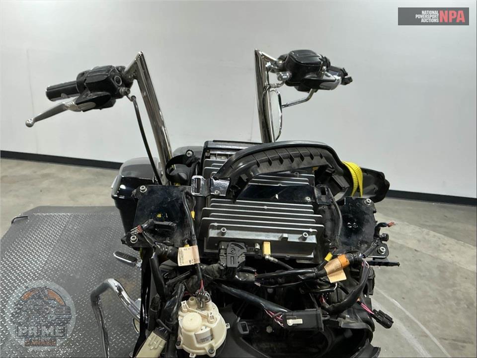 2015 Harley-Davidson FLTRX ROAD GLIDE — фото 16