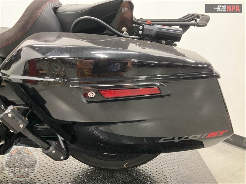 2024 Harley-Davidson FLTRXSTSE CVO ROAD GLIDE ST — фото 32