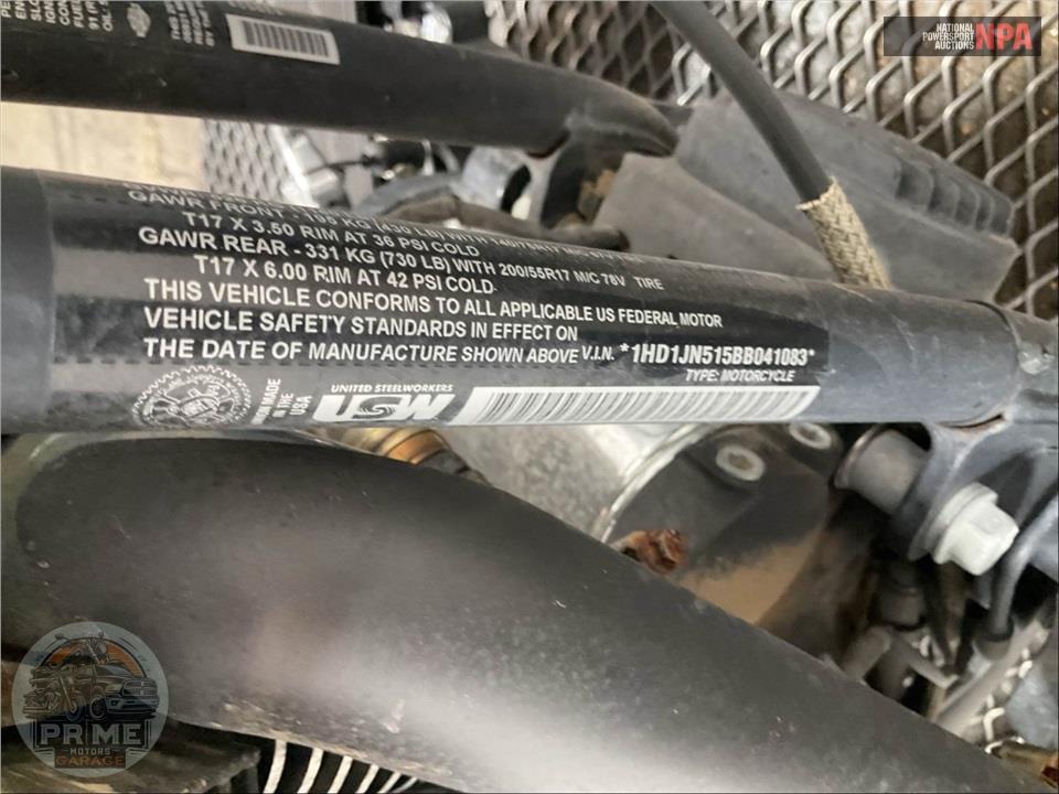 2011 Harley-Davidson FLSTFB FAT BOY LO — фото 32
