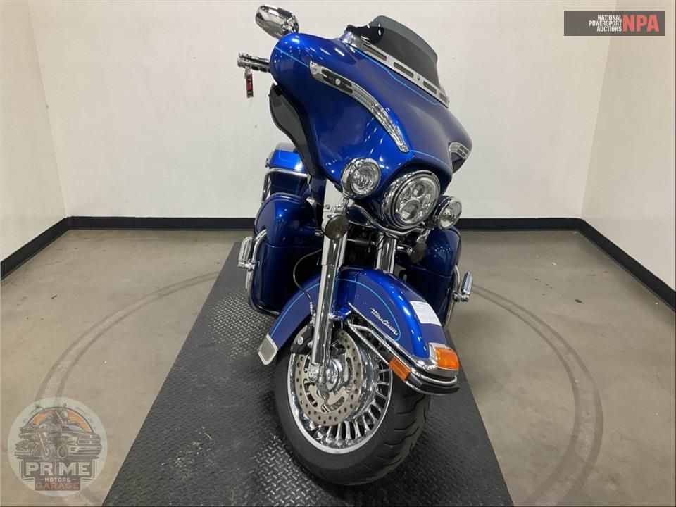 2010 Harley-Davidson FLHTCU ULTRA CLASSIC ELECTRA GLIDE — фото 2