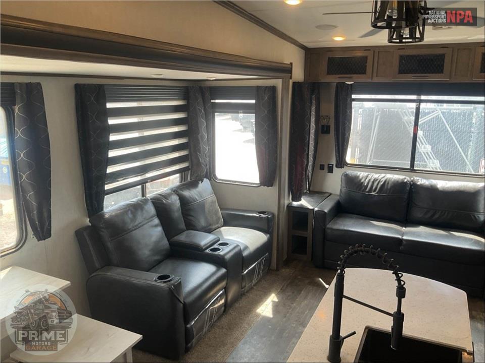 2022 Sabre By Forest River M-36BHQ - FIFTH WHEEL SERIES — фото 6
