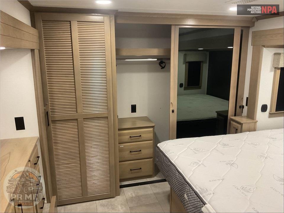 2024 Riverstone M-425FO - FIFTH WHEEL SERIES — фото 27