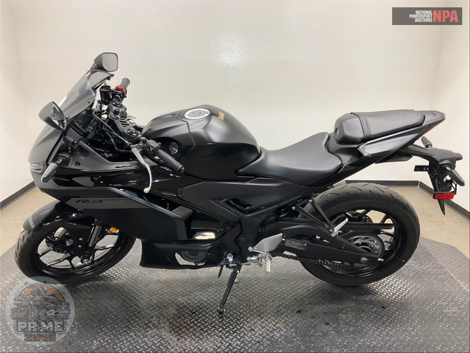 2025 Yamaha YZF-R3 — фото 3