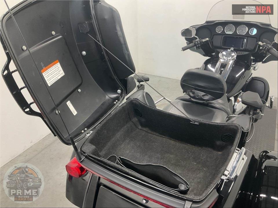 2021 Harley-Davidson FLHTCUTG TRI GLIDE ULTRA CLASSIC — фото 23