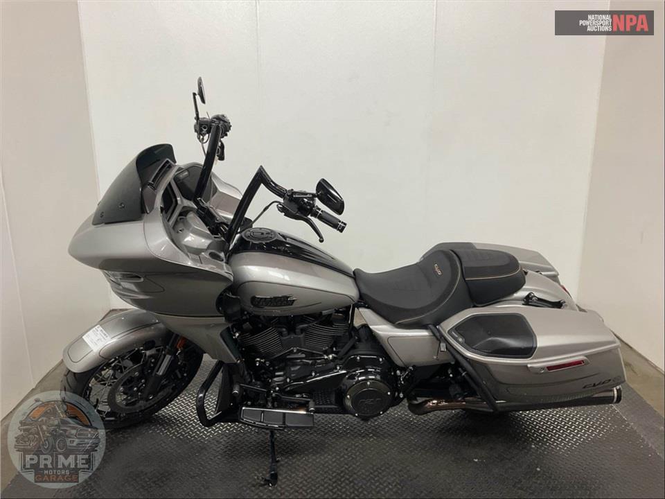 2023 Harley-Davidson FLTRXSE CVO ROAD GLIDE — фото 3