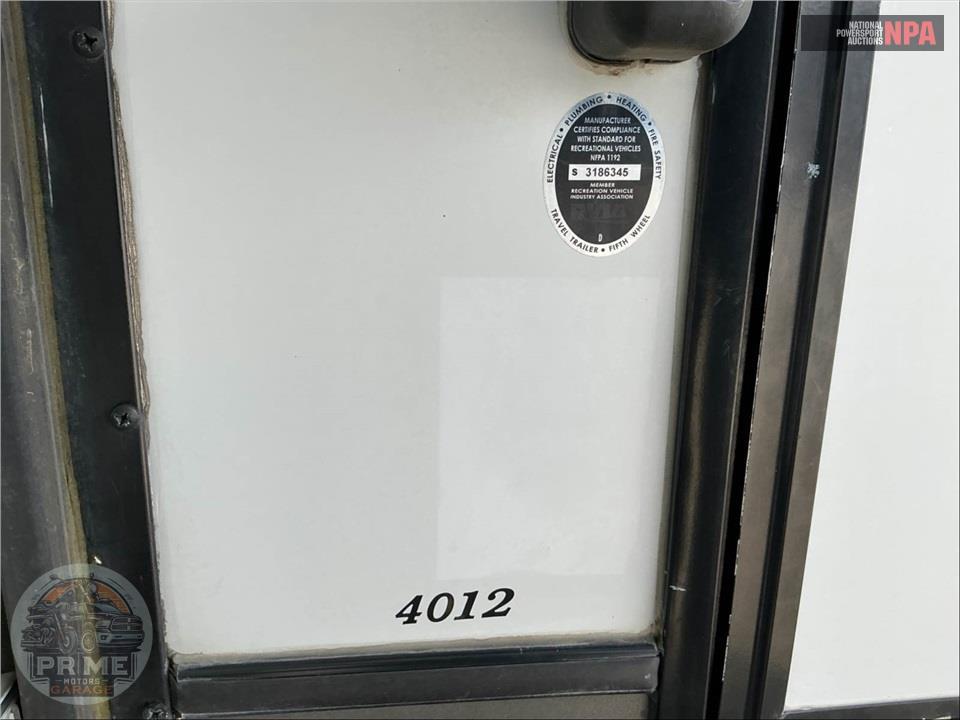 2013 Crossroads Rv M-4012 - ELEVATION TOY HAULER TOY HAULER SERIES — фото 5