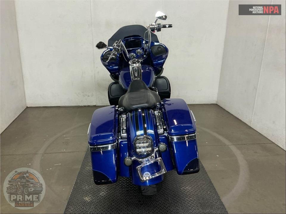 2015 Harley-Davidson FLTRUSE CVO ROAD GLIDE ULTRA — фото 4