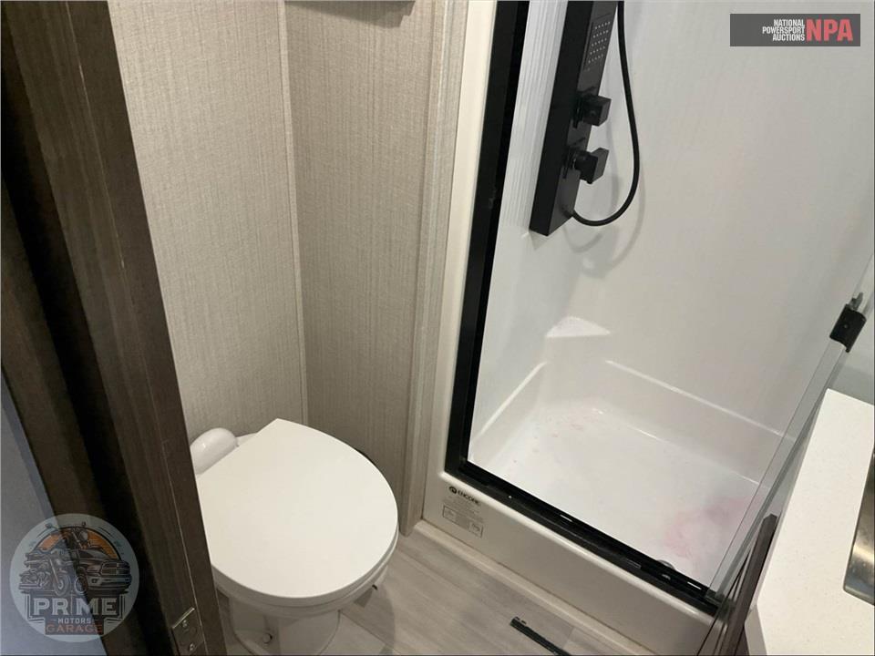 2021 Grand Design Recreational Vehicles M-310GK - SOLITUDE FIFTH WHEEL SERIES — фото 13