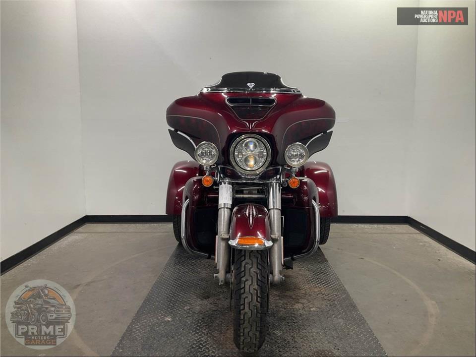 2014 Harley-Davidson FLHTCUTG TRIGLIDE ULTRA CLASSIC — фото 2
