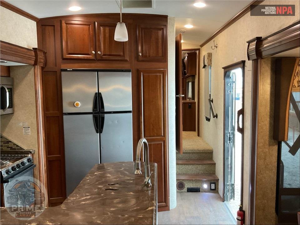 2014 Cardinal By Forest River M-3727RE - FIFTH WHEEL SERIES — фото 9