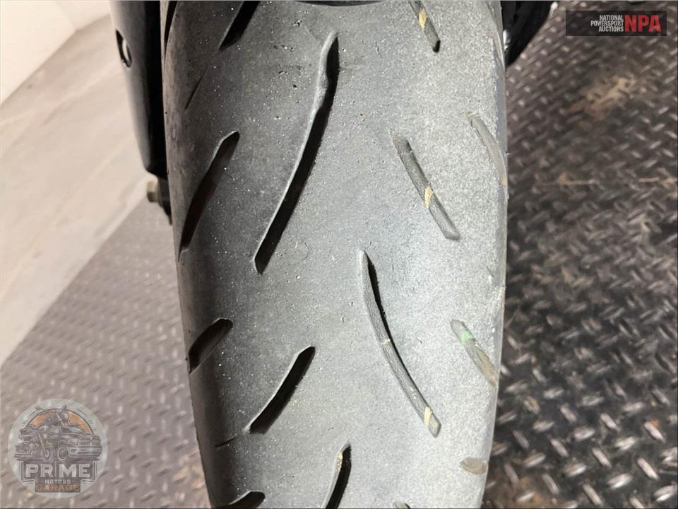 2021 Yamaha YZF-R3 MONSTER ENERGY MOTOGP — фото 19