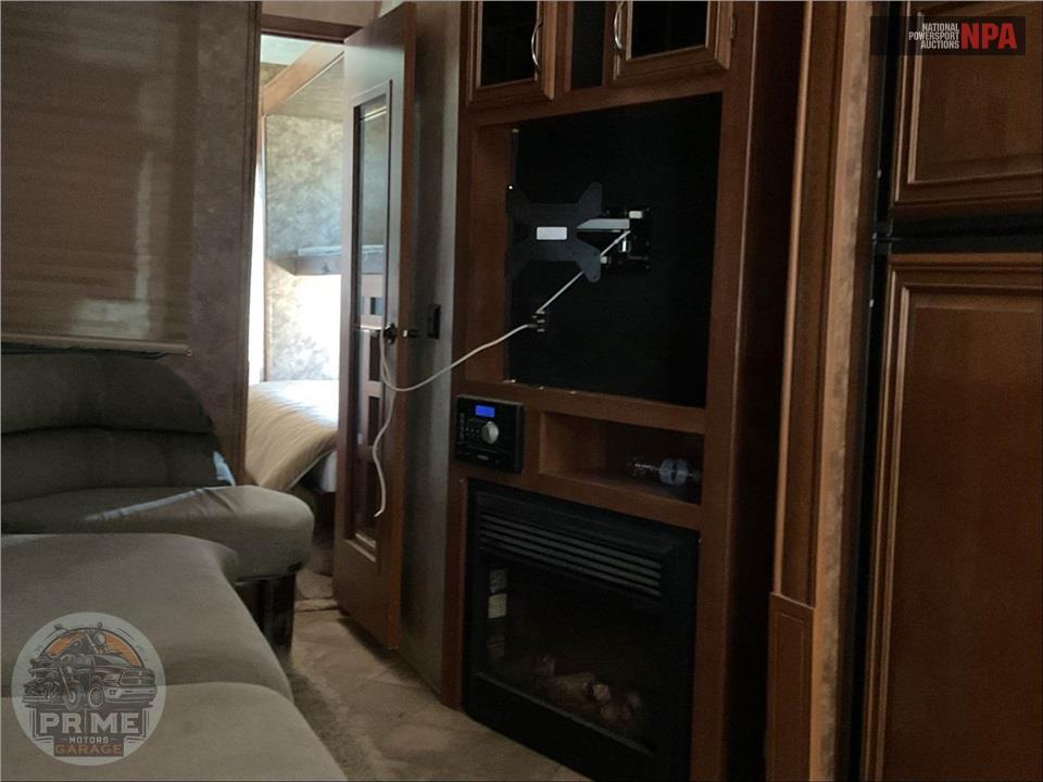 2013 Sandpiper By Forest River M-376BHOK - FIFTH WHEEL SERIES — фото 18