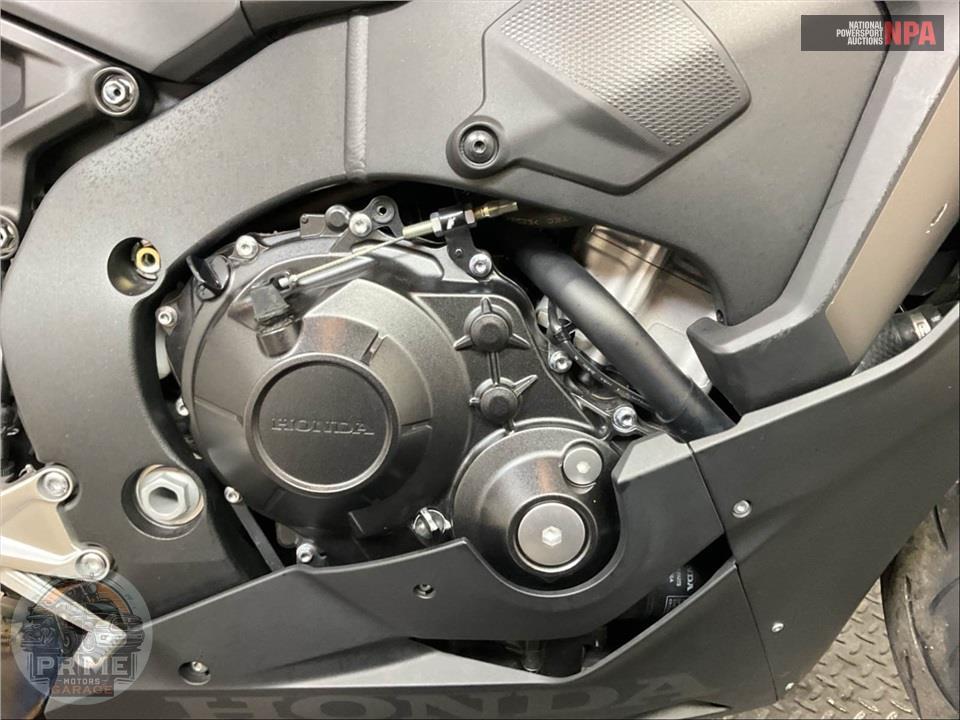 2021 Honda CBR1000RR — фото 6