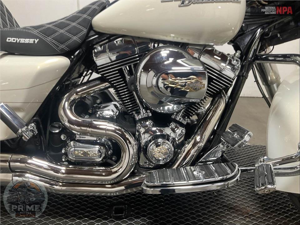 2015 Harley-Davidson FLHXS STREET GLIDE SPECIAL — фото 6