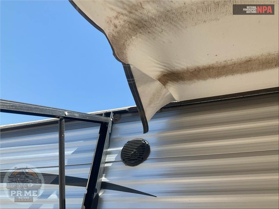 2017 Coachmen By Forest River M-22 TH - CATALINA TRAIL BLAZER TOY HAULER SERIES — фото 30