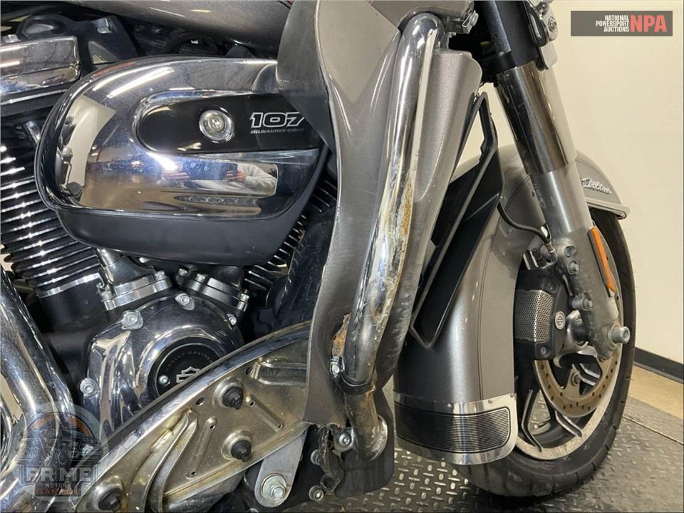 2017 Harley-Davidson FLHTCU ELECTRA GLIDE ULTRA CLASSIC — фото 16