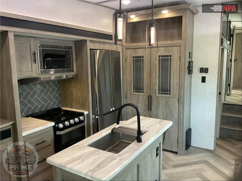 2020 Salem By Forest River M-369BL - HEMISPHERE FIFTH WHEEL SERIES — фото 9