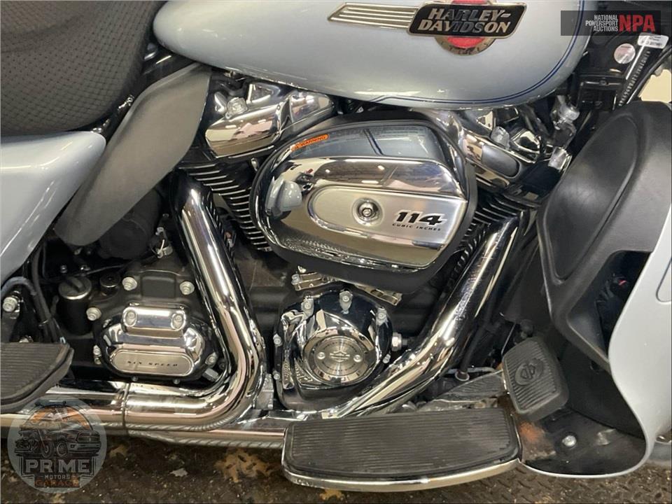 2023 Harley-Davidson FLHTCUTG TRI GLIDE ULTRA CLASSIC — фото 6