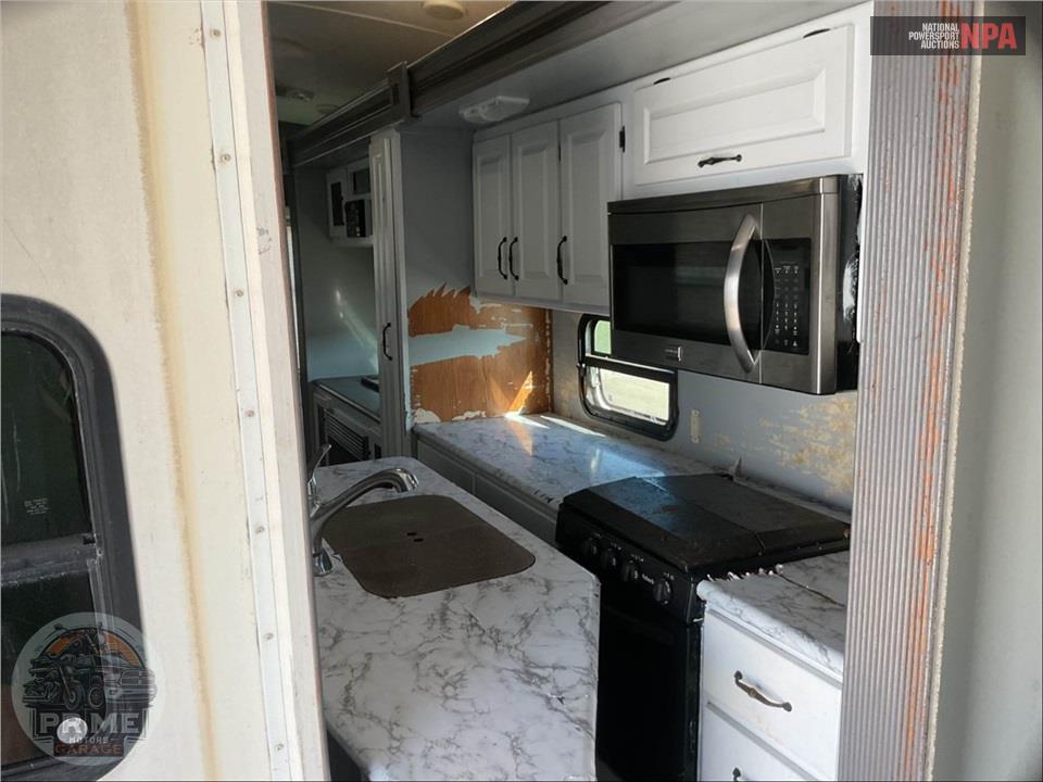 2012 Keystone Rv M-358 RLT - MONTANA MOUNTAINEER FIFTH WHEEL SERIES — фото 6