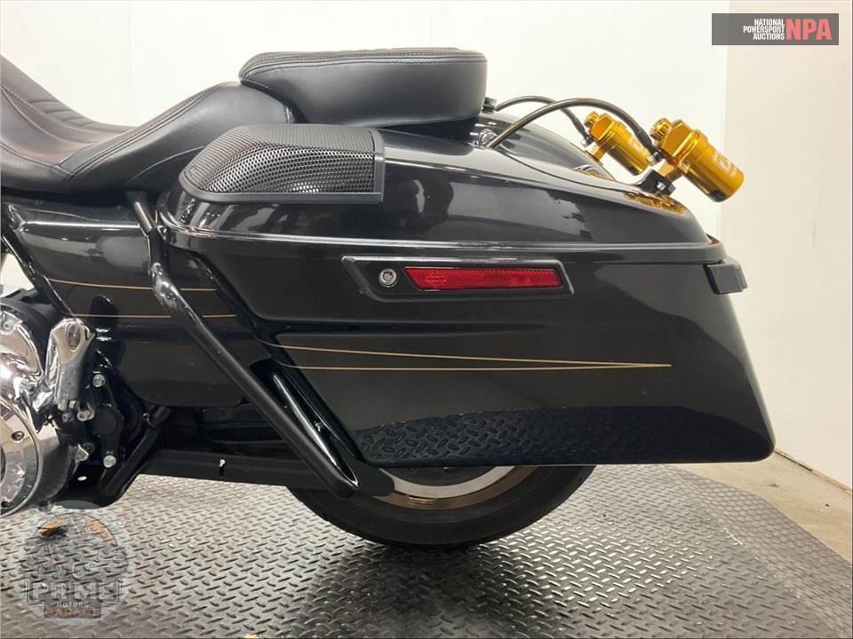 2016 Harley-Davidson FLTRXS ROAD GLIDE SPECIAL — фото 17