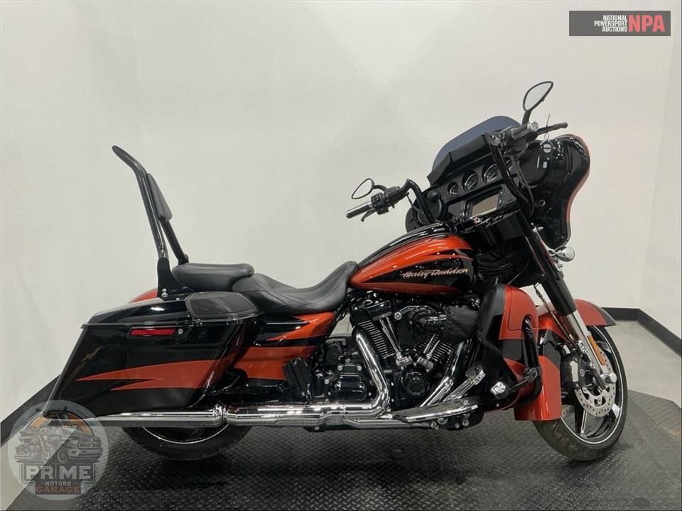 2017 Harley-Davidson FLHXSE CVO STREET GLIDE — фото 1