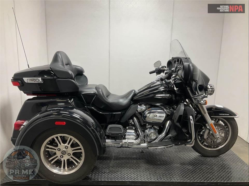 2017 Harley-Davidson FLHTCUTG TRIGLIDE ULTRA CLASSIC — фото 1