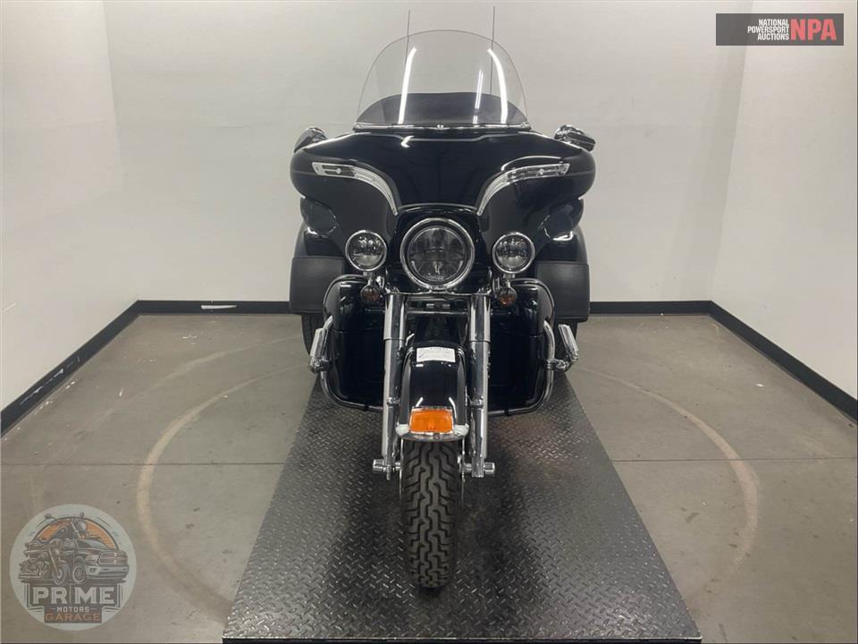 2011 Harley-Davidson FLHTCUTG TRIGLIDE UL CLSC — фото 2