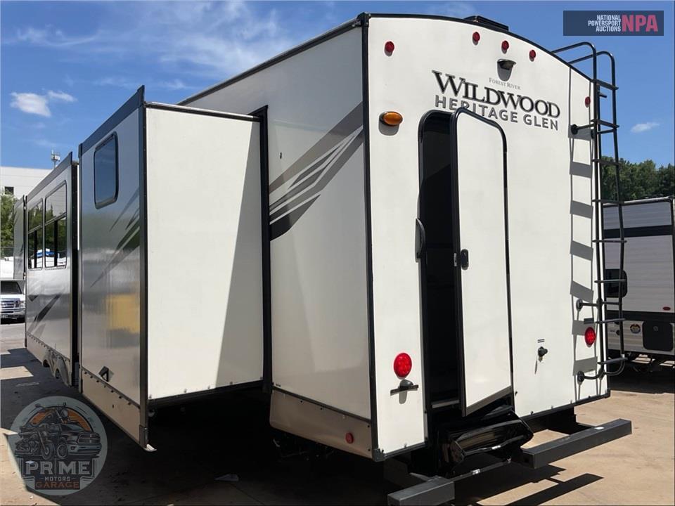 2023 Wildwood By Forest River M-356QB - HERITAGE GLEN FIFTH WHEEL SERIES — фото 3