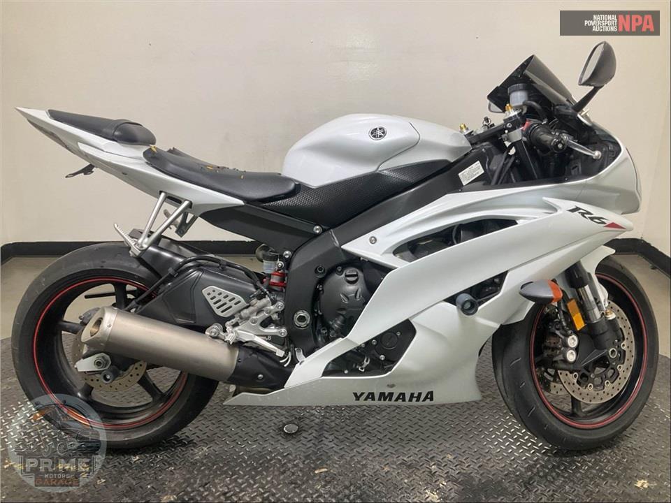 2010 Yamaha YZF-R6 — фото 1