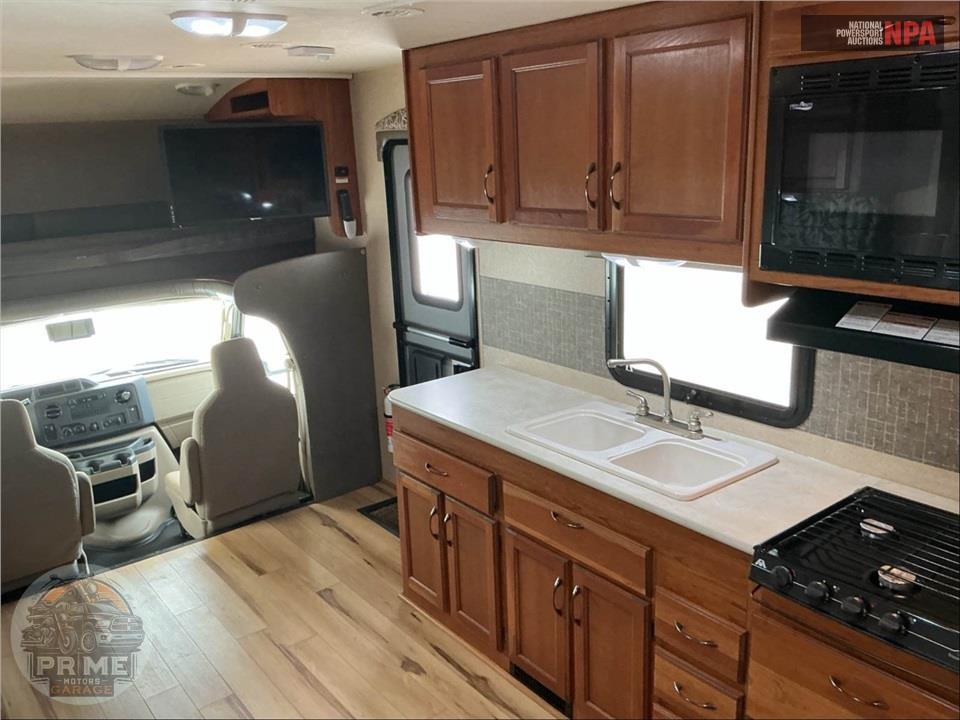2016 Sunseeker By Forest River M-3050S FORD E450 6.8 LITER — фото 9
