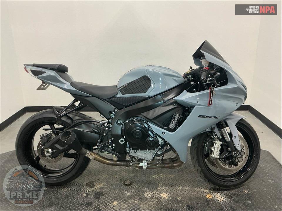 2022 Suzuki GSX-R600 — фото 1