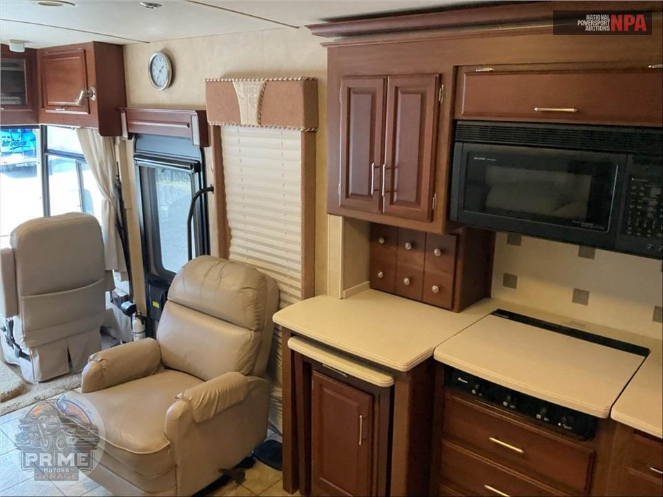 2006 Winnebago M-35A WORKHORSE ADVENTURER SERIES — фото 9