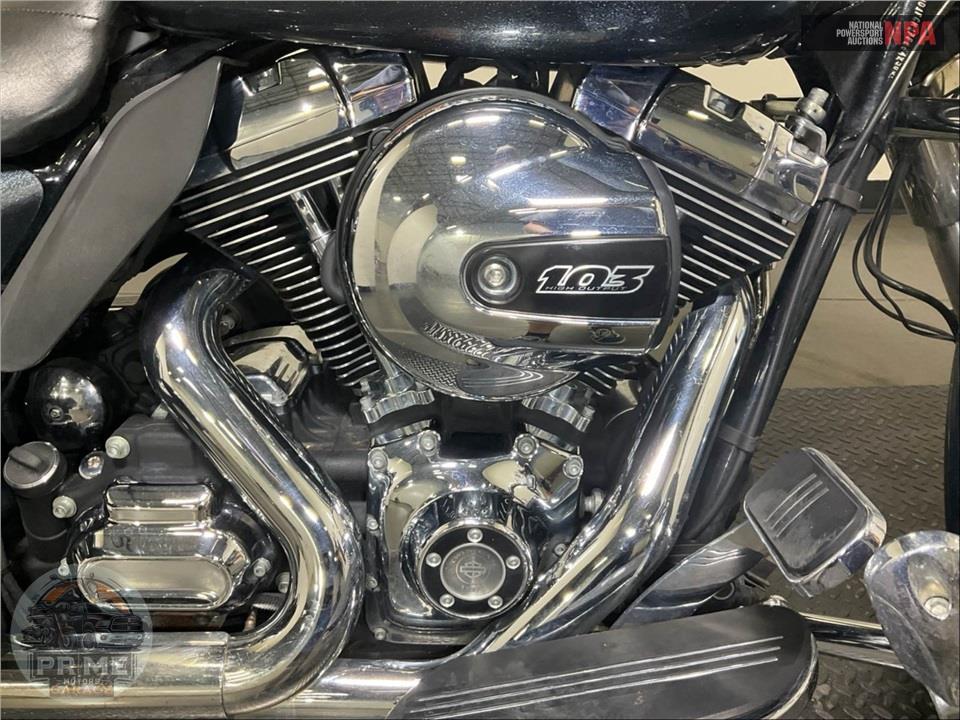 2015 Harley-Davidson FLHTCU ULTRA CLASSIC ELECTRA GLIDE — фото 6