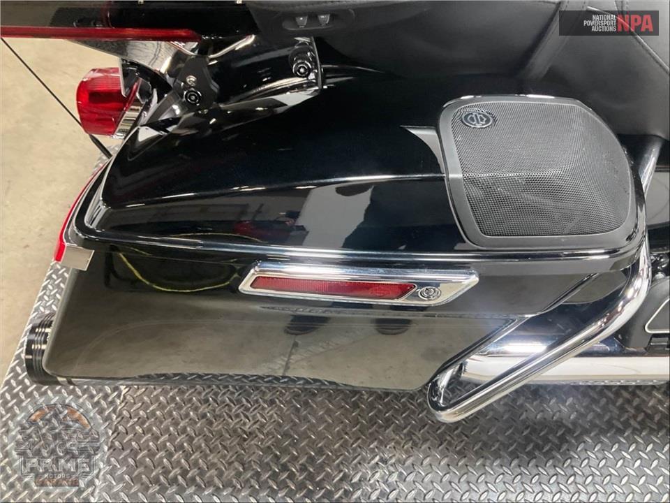 2018 Harley-Davidson FLTRU ROAD GLIDE ULTRA — фото 20