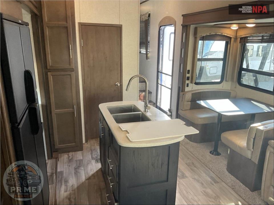 2018 Keystone Rv M-368 MBI - COUGAR FIFTH WHEEL SERIES — фото 8