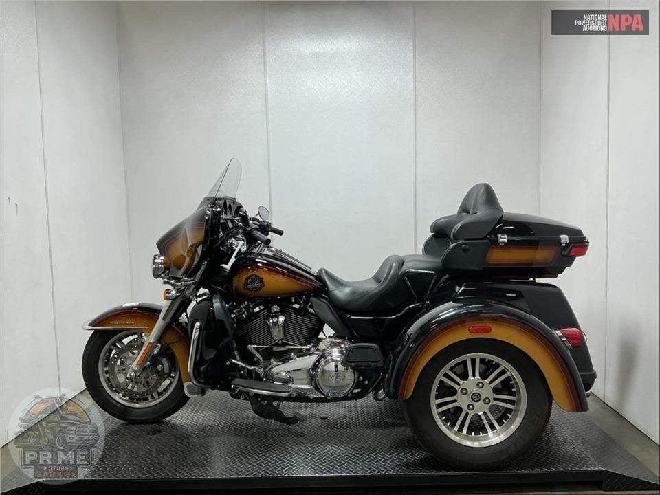 2024 Harley-Davidson FLHTCUTG TRI GLIDE ULTRA CLASSIC — фото 3