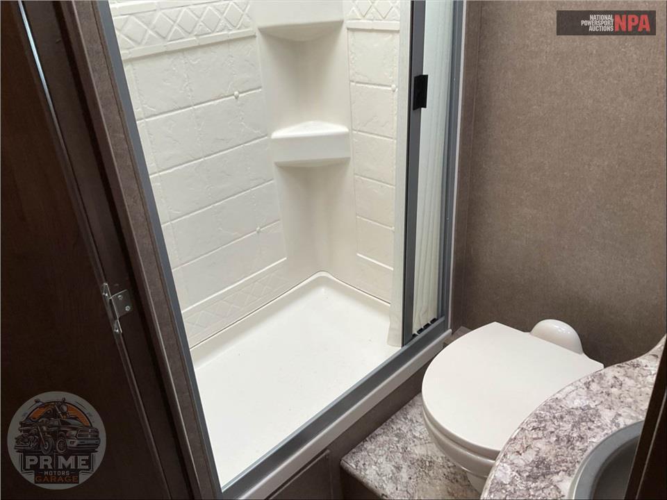 2019 Thor Motor Coach M-28Z E450-V10 - FOUR WINDS SERIES — фото 22