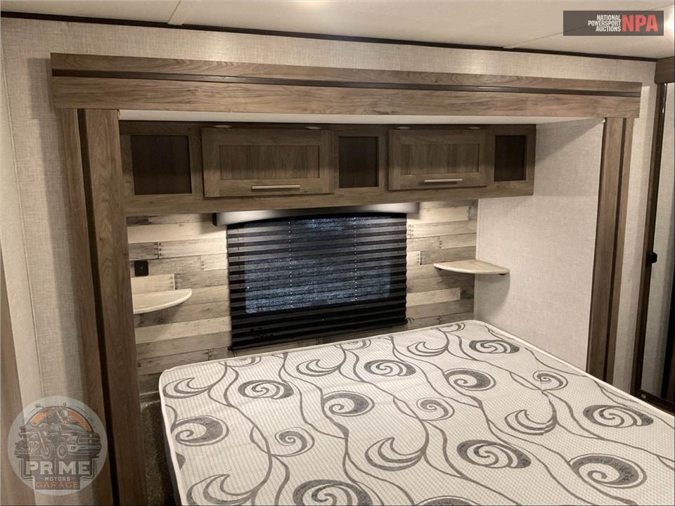 2022 Crossroads Rv M-340 RE - ZINGER SERIES — фото 11