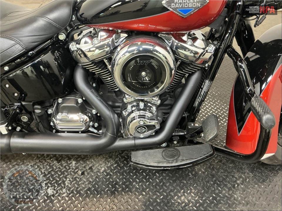 2025 Harley-Davidson FLHC HERITAGE CLASSIC — фото 6