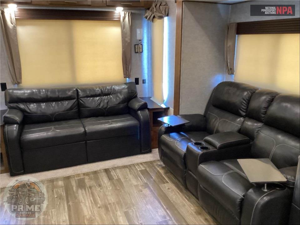 2019 Sabre By Forest River M-30RLT - FIFTH WHEEL SERIES — фото 12