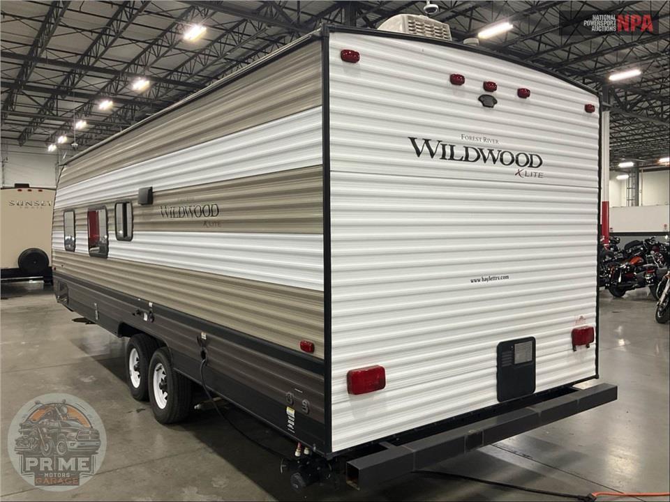 2019 Wildwood By Forest River M-261BHXL - X-LITE SERIES — фото 3