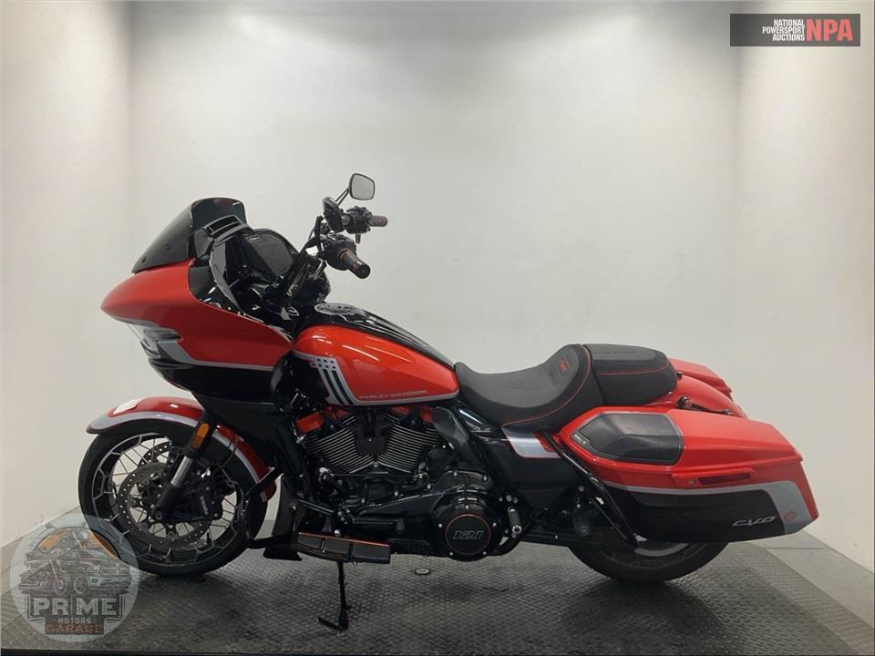 2024 Harley-Davidson FLTRXSE CVO ROAD GLIDE — фото 3