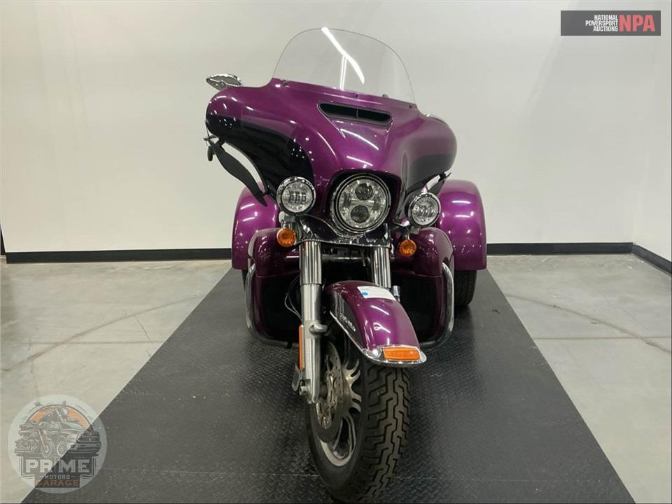 2016 Harley-Davidson FLHTCUTG TRIGLIDE ULTRA CLASSIC — фото 2
