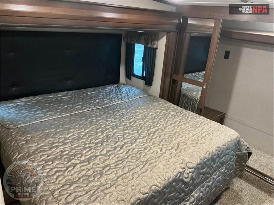 2018 Keystone Rv M-305 RL - MONTANA HIGH COUNTRY FIFTH WHEEL SERIES — фото 13