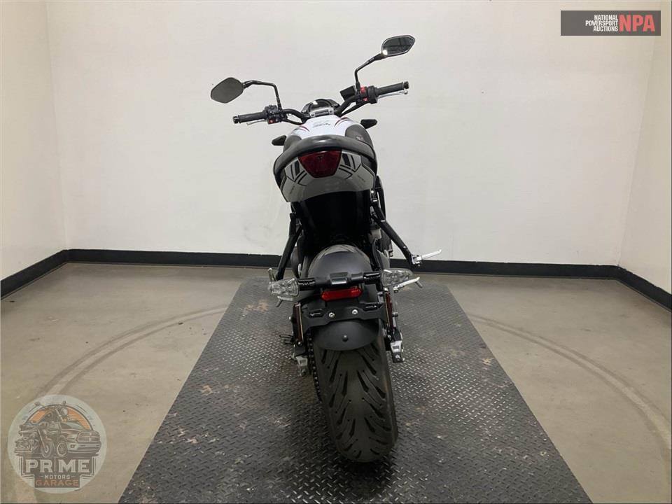 2025 Triumph TRIDENT 660 TRIPLE TRIBUTE EDITION — фото 4