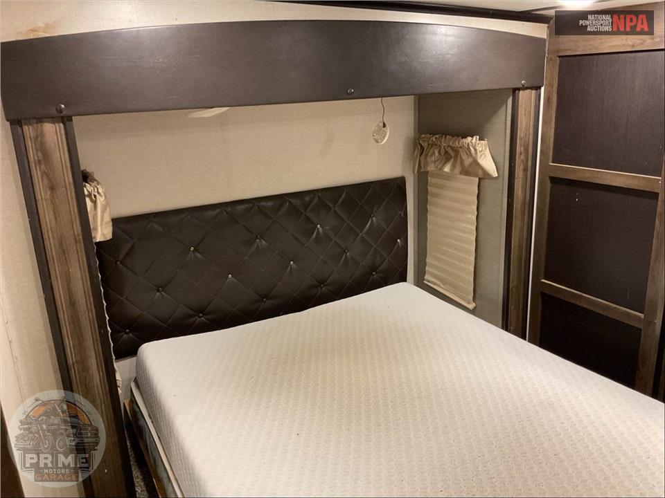 2018 Crossroads Rv M-3751 BH - VOLANTE HP FIFTH WHEEL SERIES — фото 11