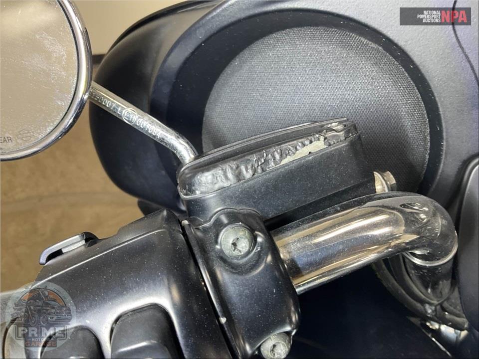 2016 Harley-Davidson FLHTCU ULTRA CLASSIC ELECTRA GLIDE — фото 36