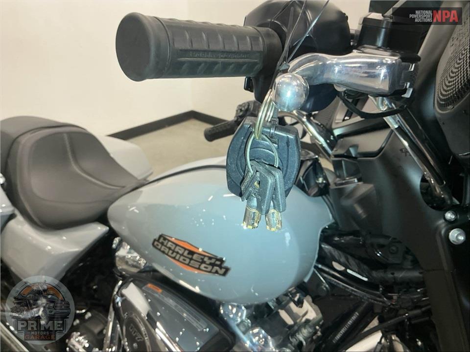 2025 Harley-Davidson FLHX STREET GLIDE — фото 12