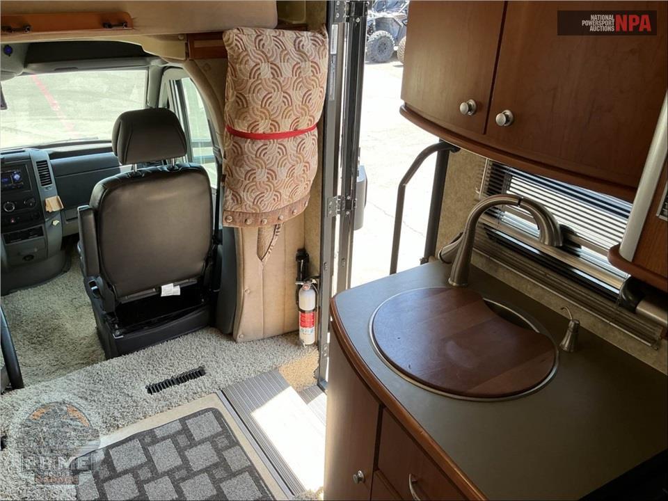2009 Winnebago M-24J-DODGE SPRINTER TURBO DIESEL - VIEW SERIES — фото 10